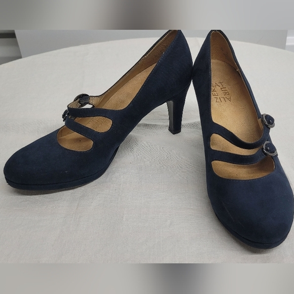 Super comfy blue suede heels by Naturalizer - Picture 7 of 9